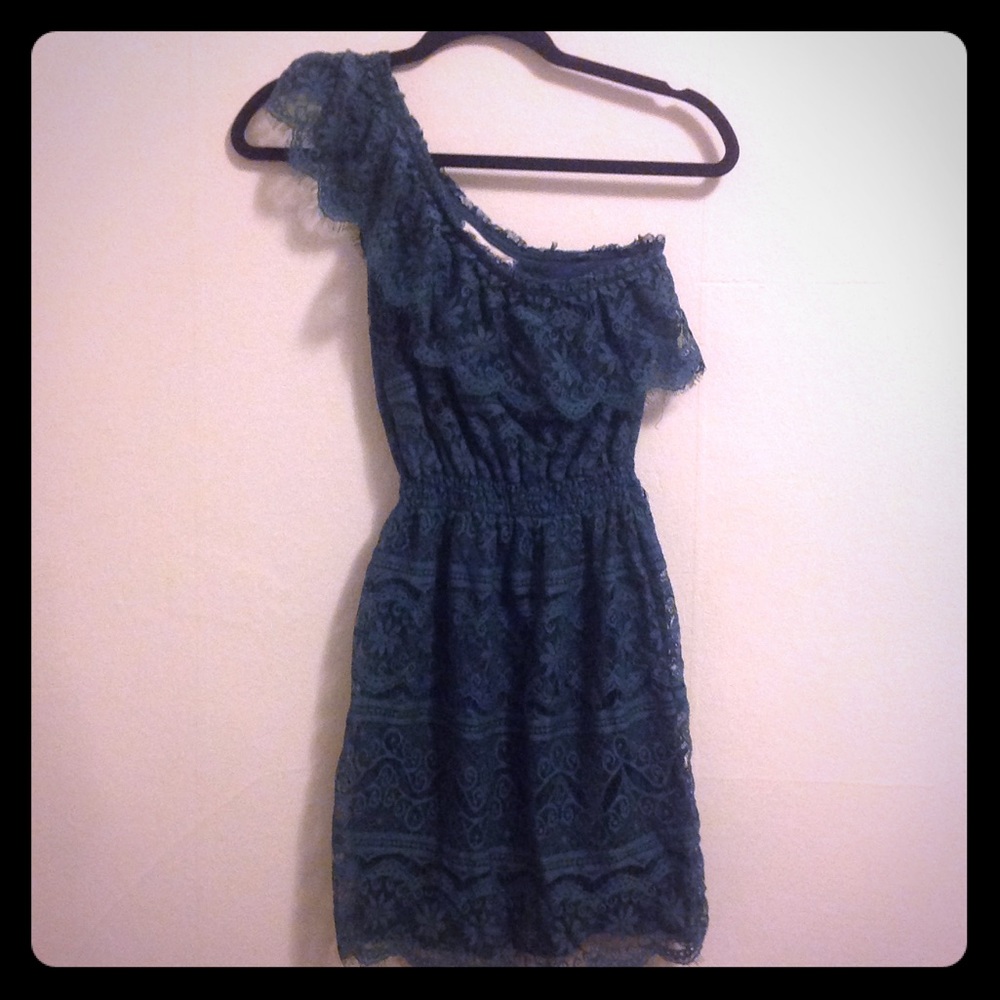 Lacey single shoulder dress